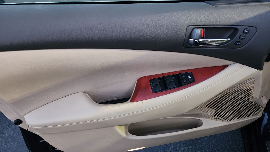 Photo 9 of this LEXUS ES