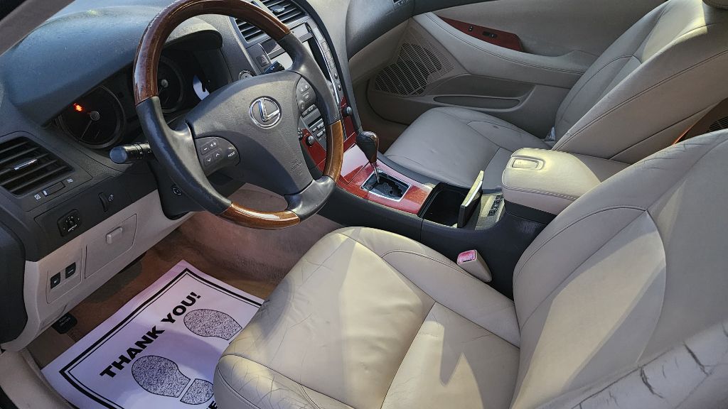 Photo 8 of this LEXUS ES