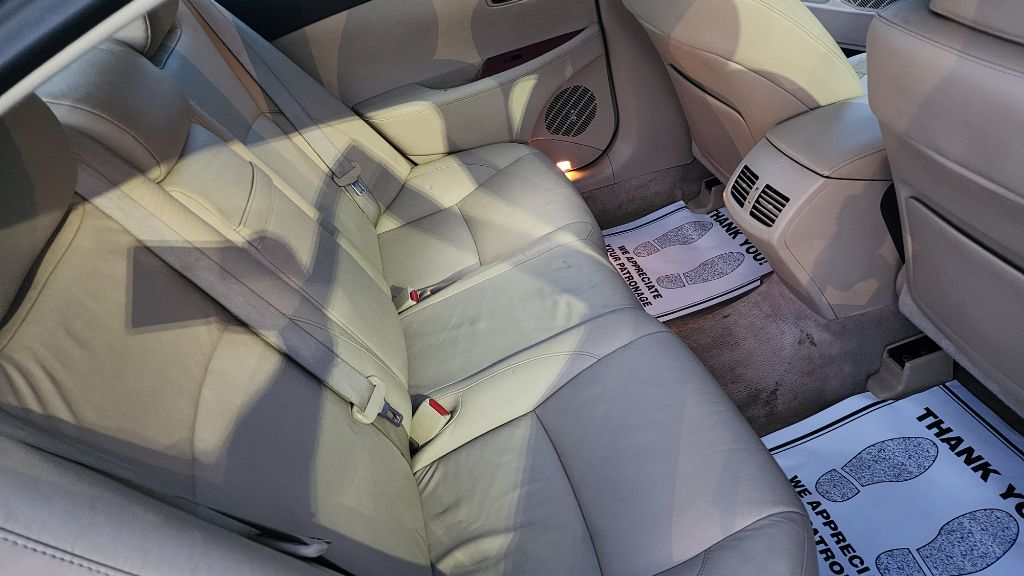 Photo 13 of this LEXUS ES