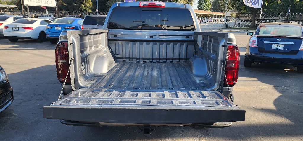 Photo 9 of this CHEVROLET COLORADO