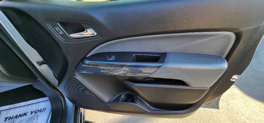 Photo 18 of this CHEVROLET COLORADO