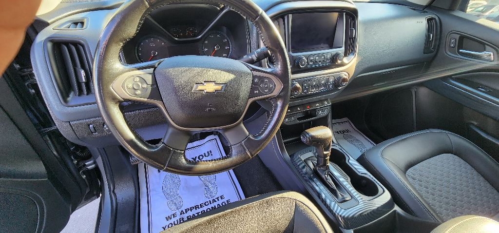 Photo 10 of this CHEVROLET COLORADO