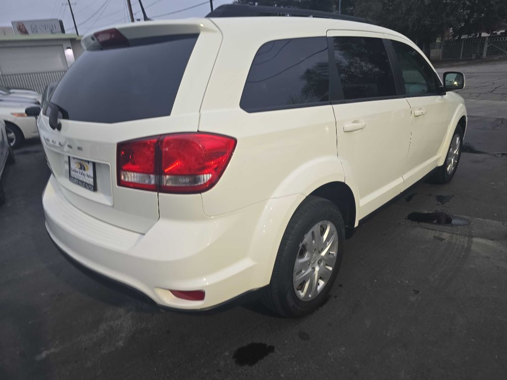 Photo 5 of this DODGE JOURNEY