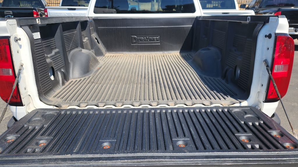 Photo 15 of this CHEVROLET COLORADO