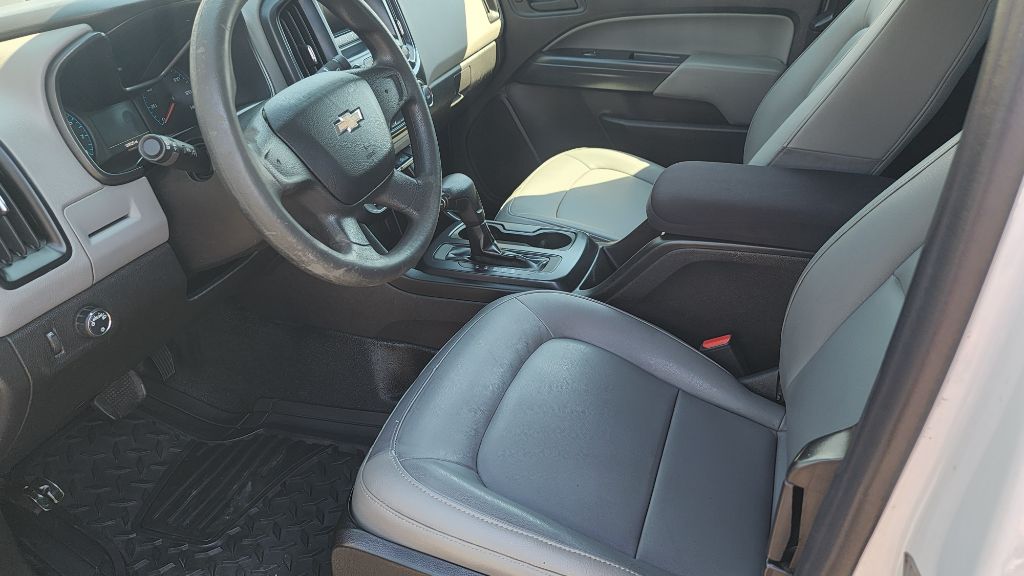 Photo 8 of this CHEVROLET COLORADO