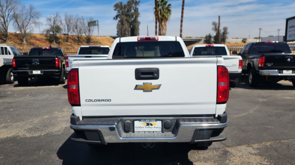 Photo 4 of this CHEVROLET COLORADO