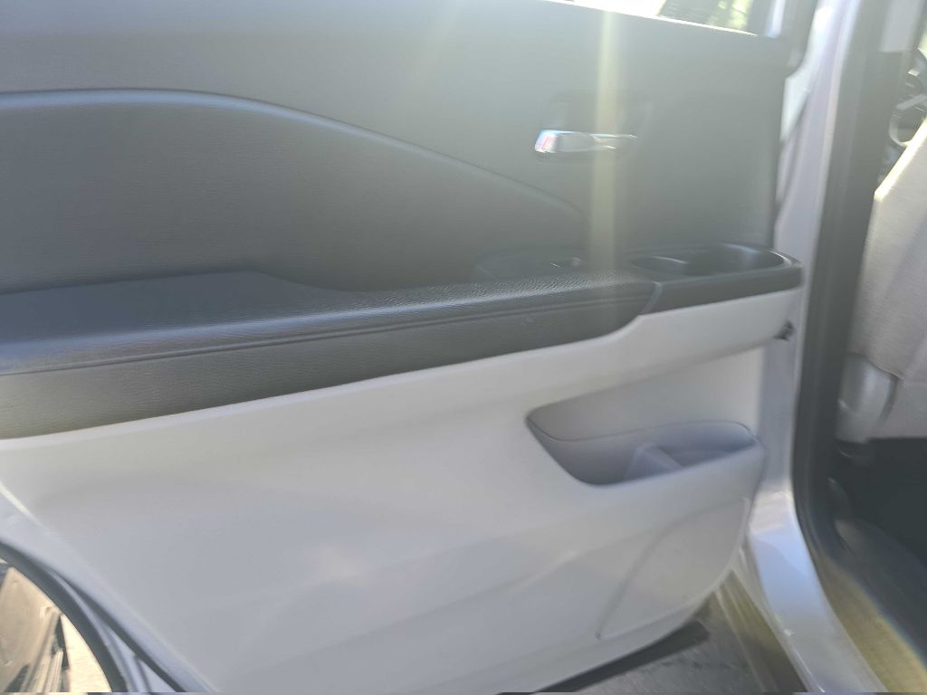 Photo 11 of this HONDA PILOT