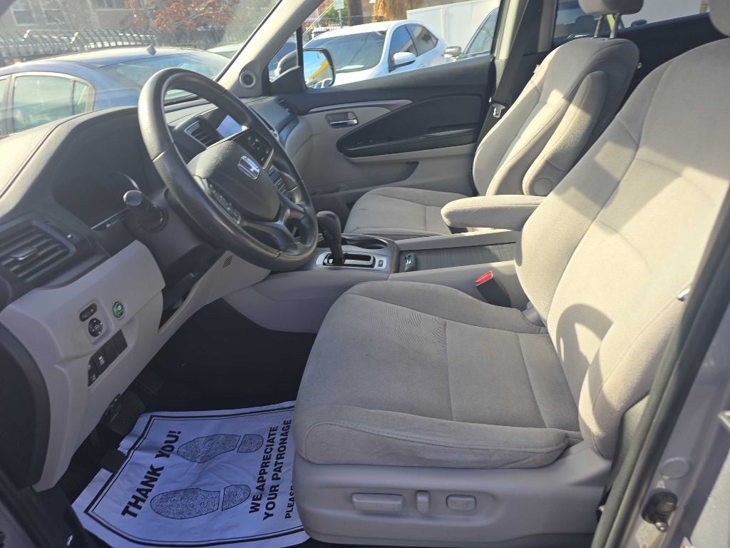 Photo 10 of this HONDA PILOT
