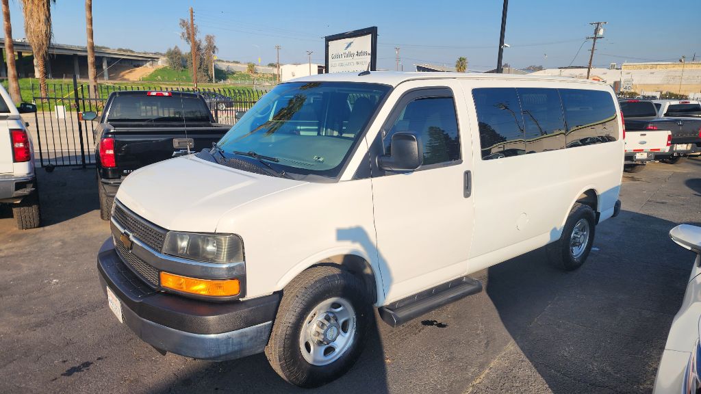 Photo 5 of this CHEVROLET EXPRESS G2500