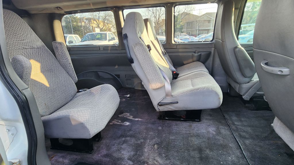 Photo 13 of this CHEVROLET EXPRESS G2500