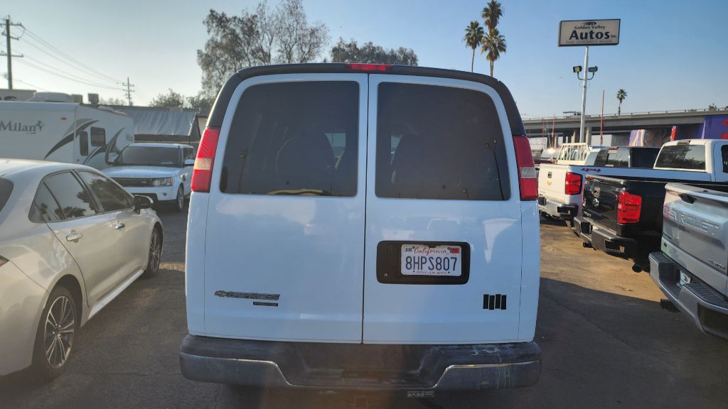 Photo 4 of this CHEVROLET EXPRESS G2500