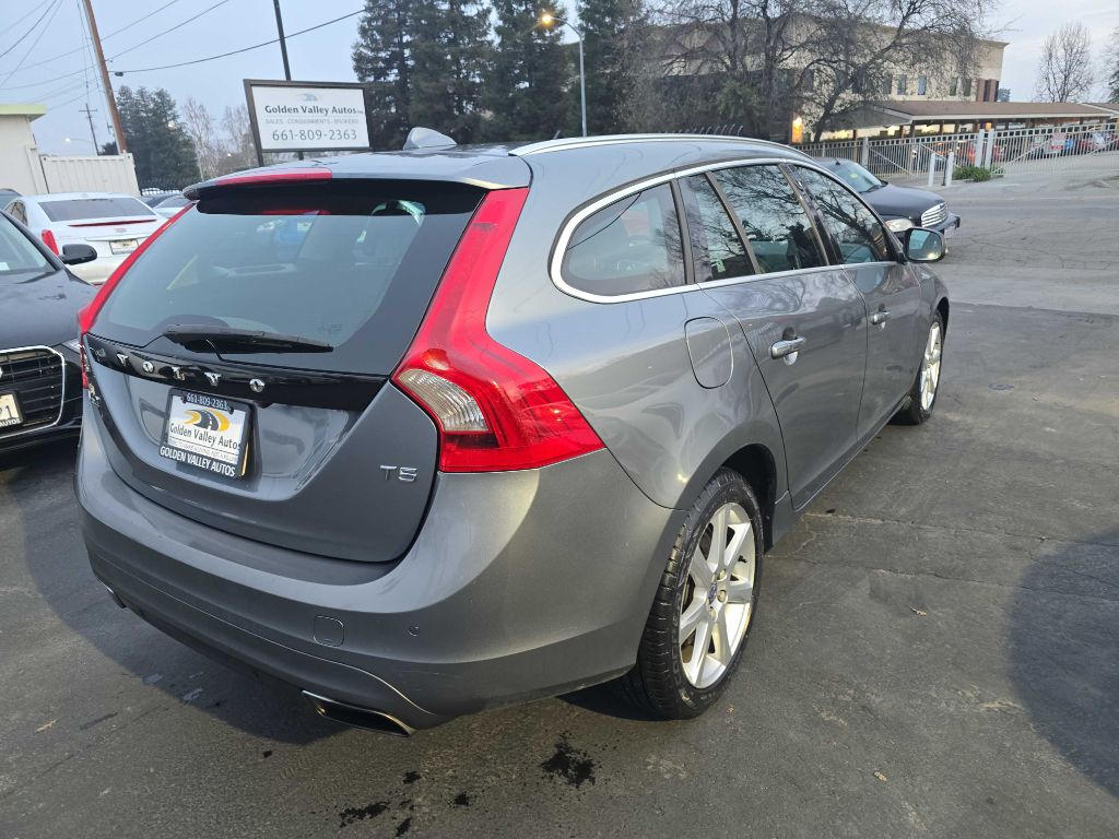 Photo 8 of this VOLVO V60