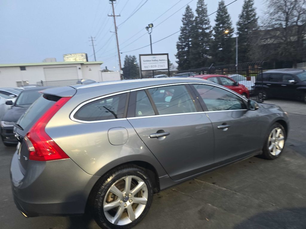 Photo 30 of this VOLVO V60