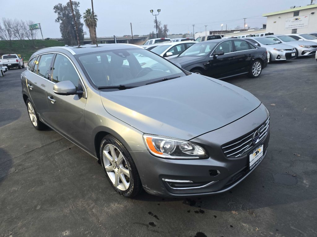 Photo 3 of this VOLVO V60