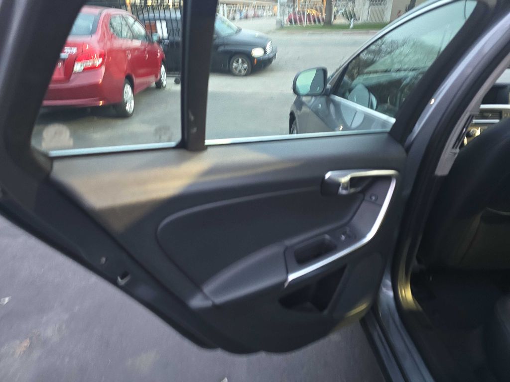 Photo 9 of this VOLVO V60