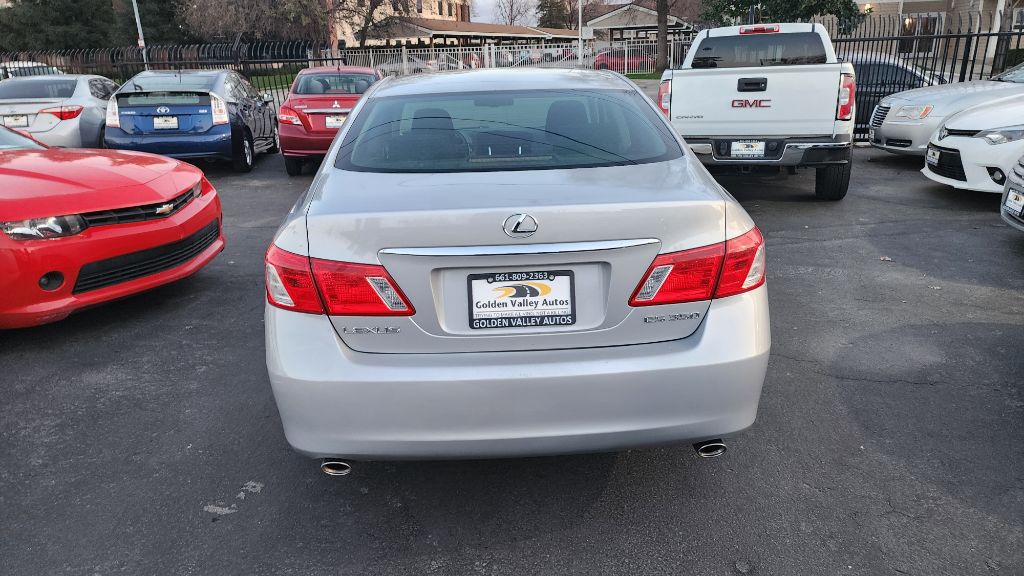 Photo 4 of this LEXUS ES