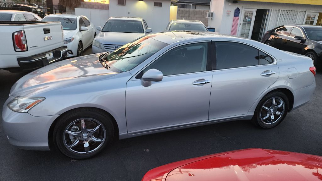 Photo 2 of this LEXUS ES