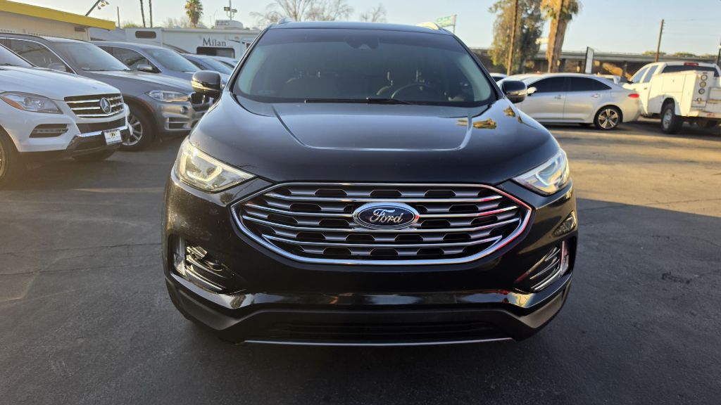 Photo 8 of this FORD EDGE