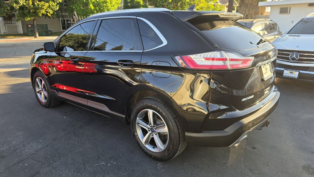 Photo 3 of this FORD EDGE