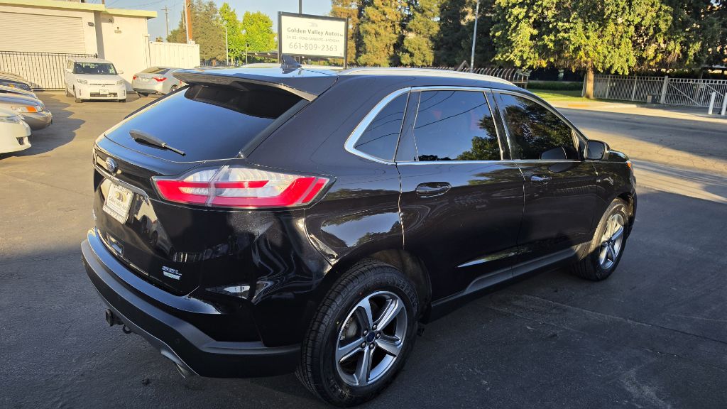 Photo 4 of this FORD EDGE