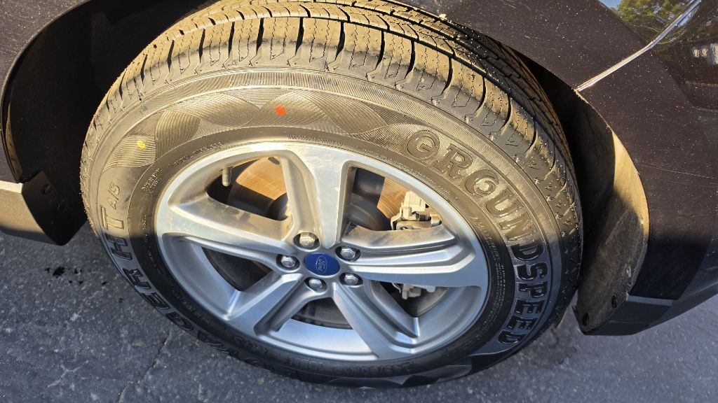 Photo 17 of this FORD EDGE