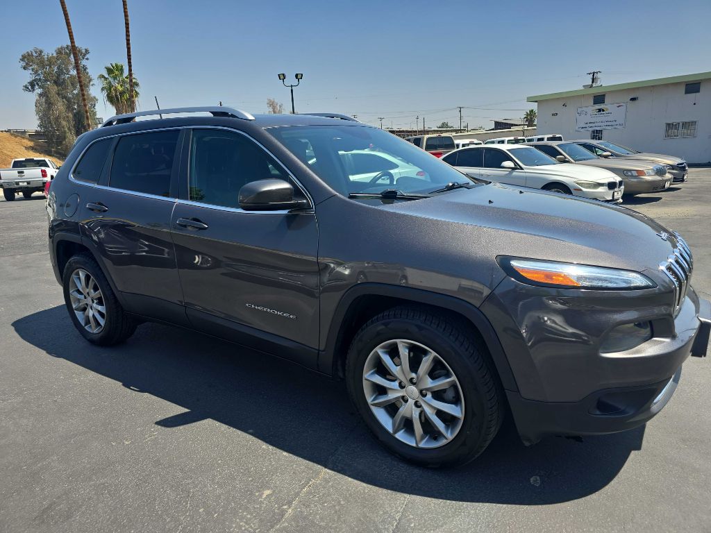 Photo 3 of this JEEP CHEROKEE
