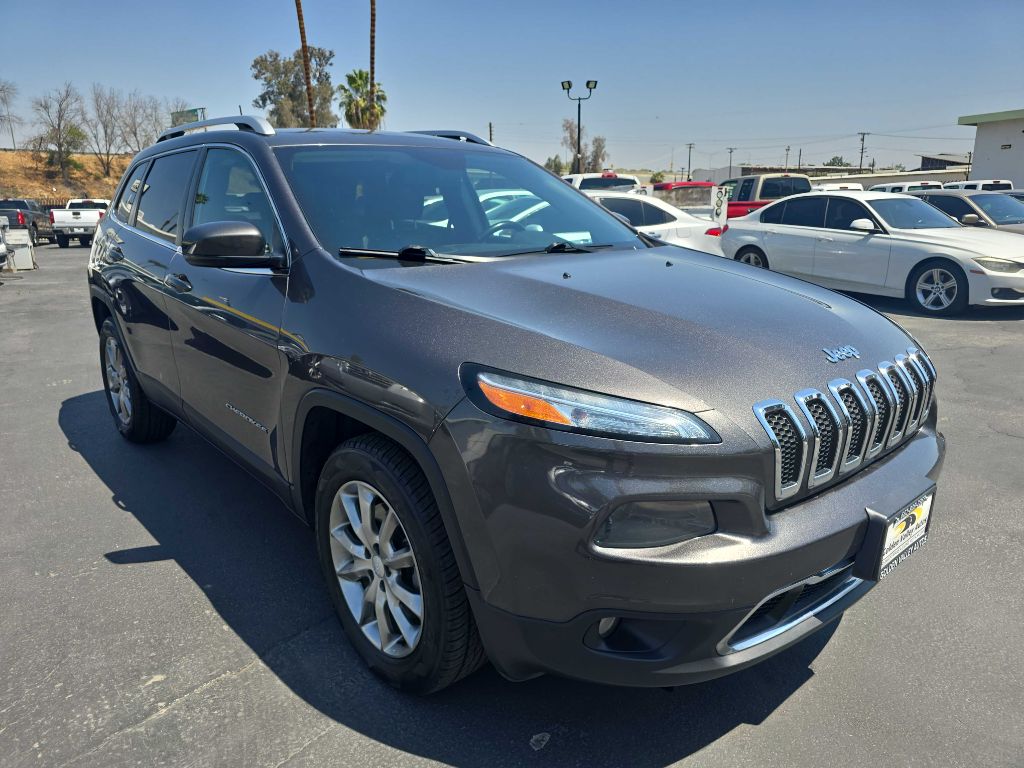 Photo 2 of this JEEP CHEROKEE