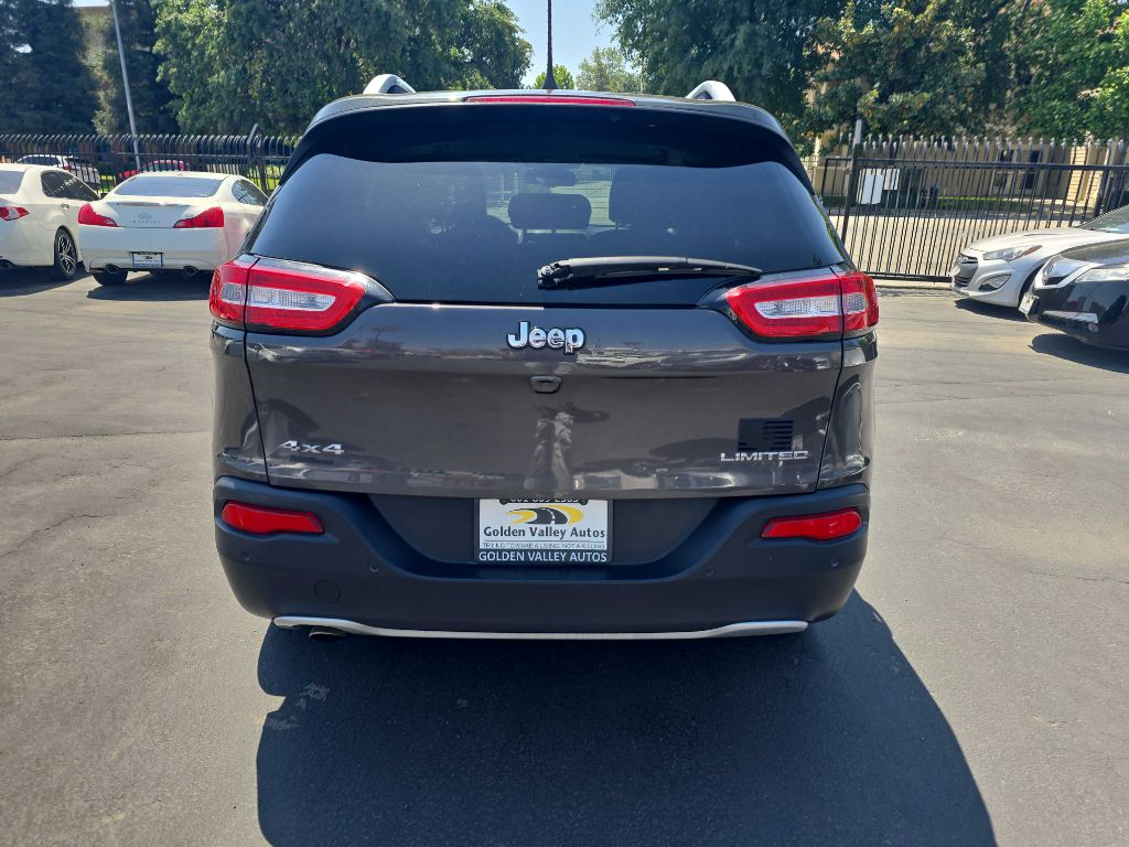 Photo 8 of this JEEP CHEROKEE
