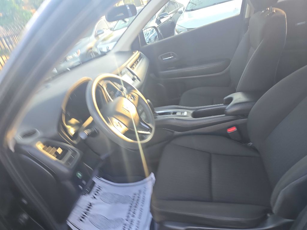 Photo 10 of this HONDA HR-V