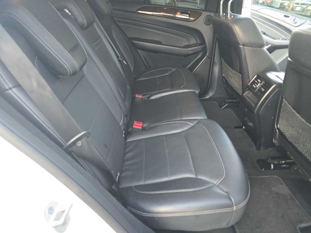 Photo 15 of this MERCEDES-BENZ ML