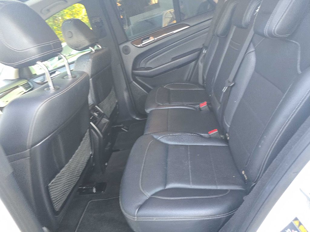 Photo 12 of this MERCEDES-BENZ ML