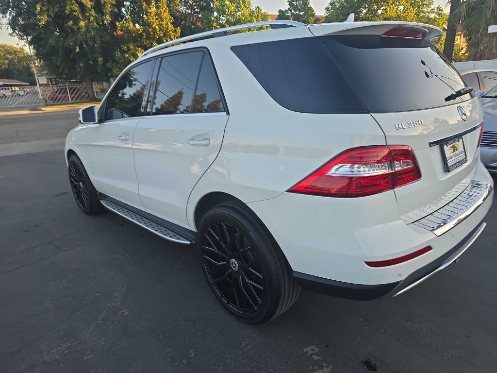 Photo 7 of this MERCEDES-BENZ ML