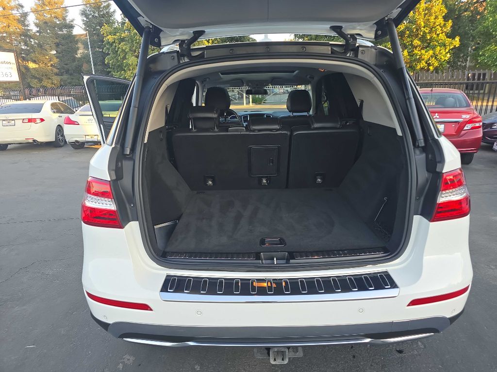 Photo 11 of this MERCEDES-BENZ ML