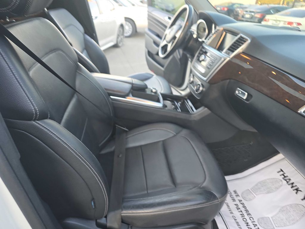 Photo 16 of this MERCEDES-BENZ ML