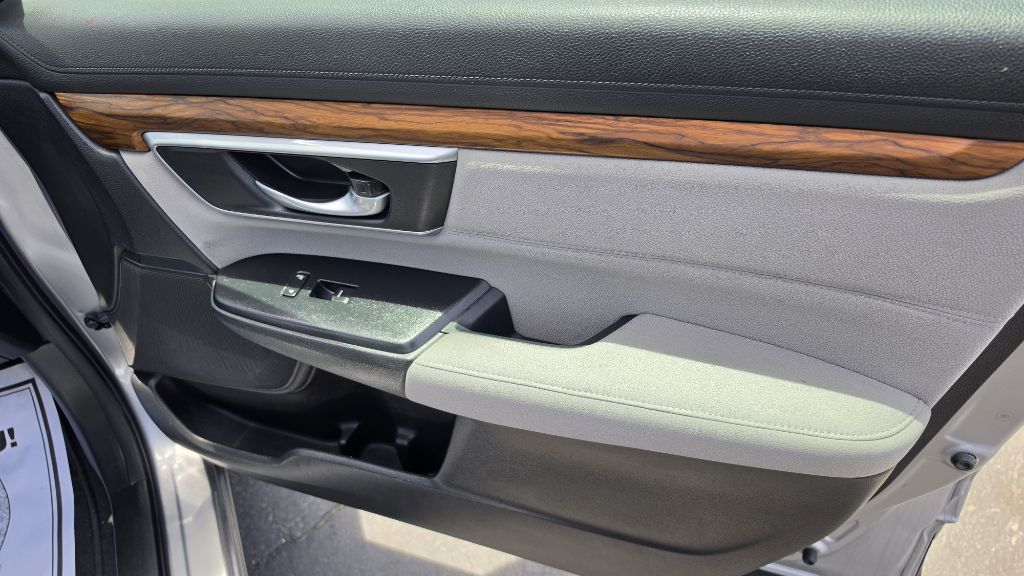 Photo 17 of this HONDA CR-V