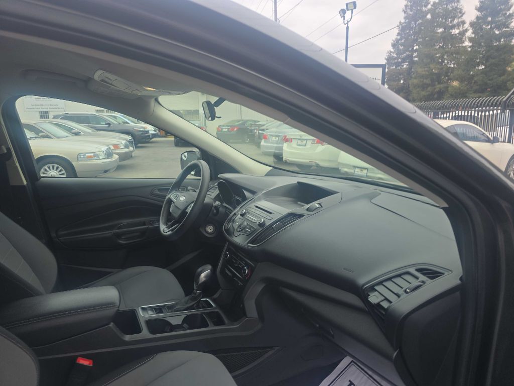 Photo 20 of this FORD ESCAPE