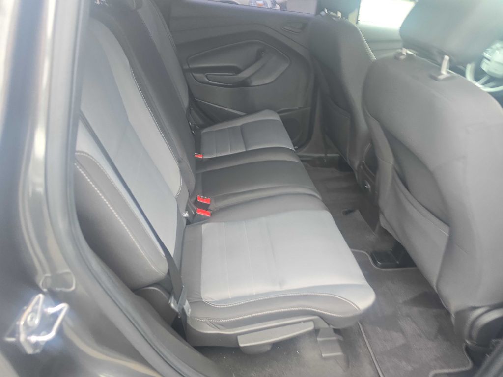Photo 14 of this FORD ESCAPE
