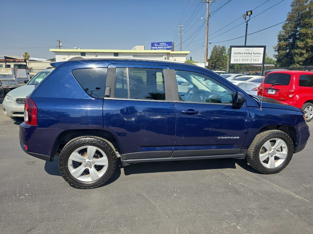 Photo 3 of this JEEP COMPASS