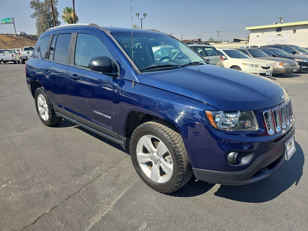 Photo 2 of this JEEP COMPASS