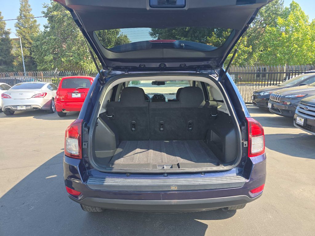 Photo 16 of this JEEP COMPASS