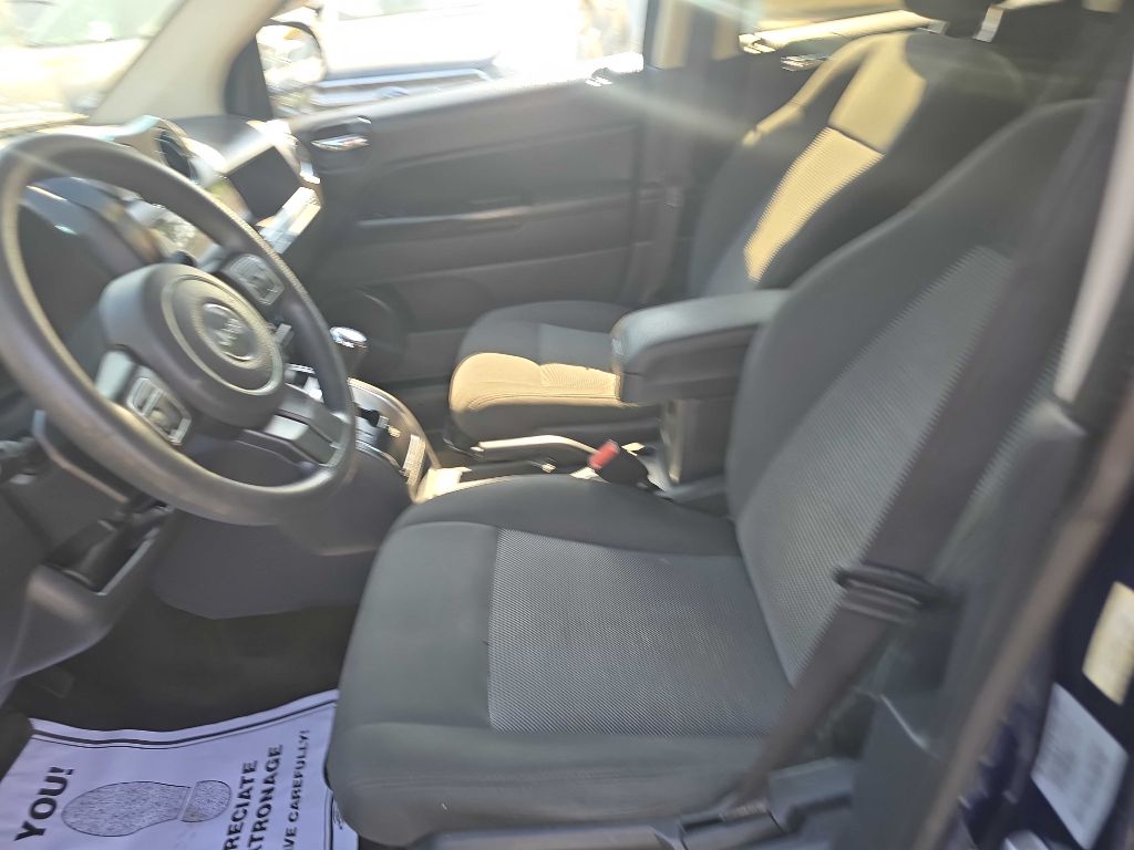 Photo 12 of this JEEP COMPASS