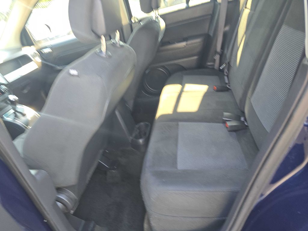 Photo 13 of this JEEP COMPASS
