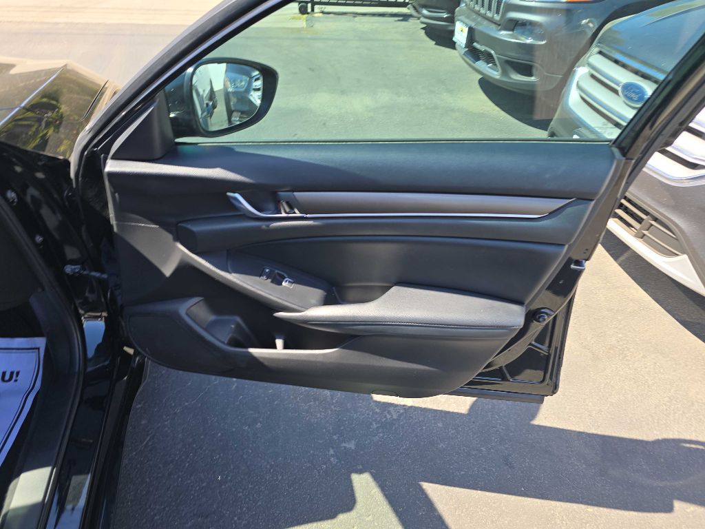 Photo 13 of this HONDA ACCORD