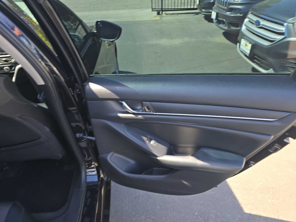 Photo 11 of this HONDA ACCORD