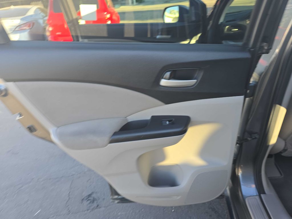 Photo 8 of this HONDA CR-V