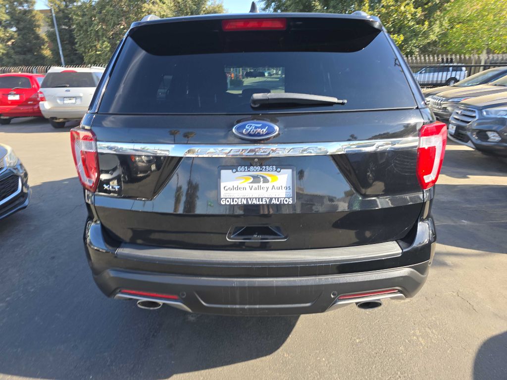 Photo 6 of this FORD EXPLORER