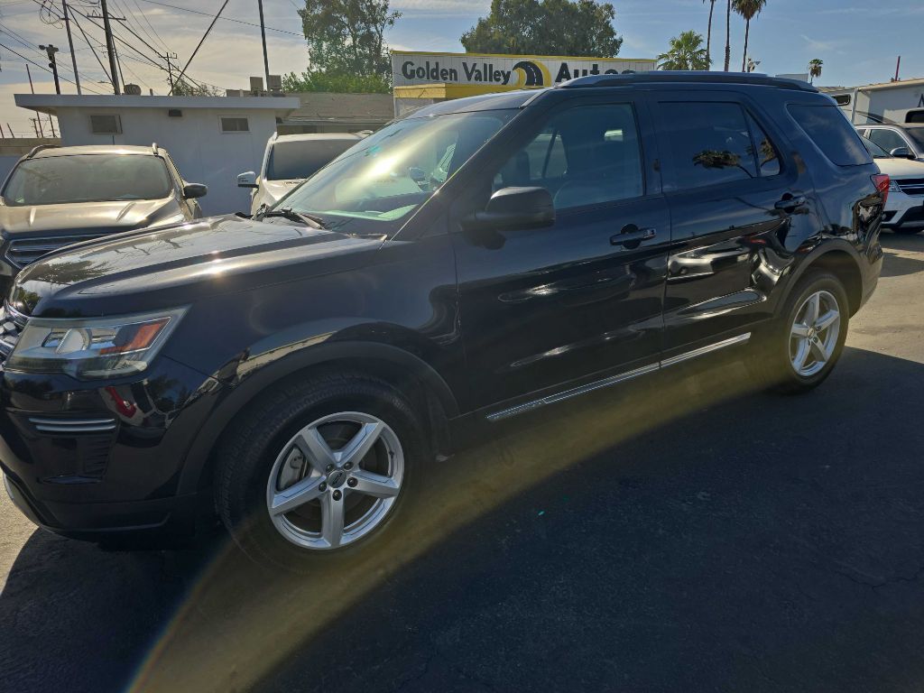 Photo 3 of this FORD EXPLORER