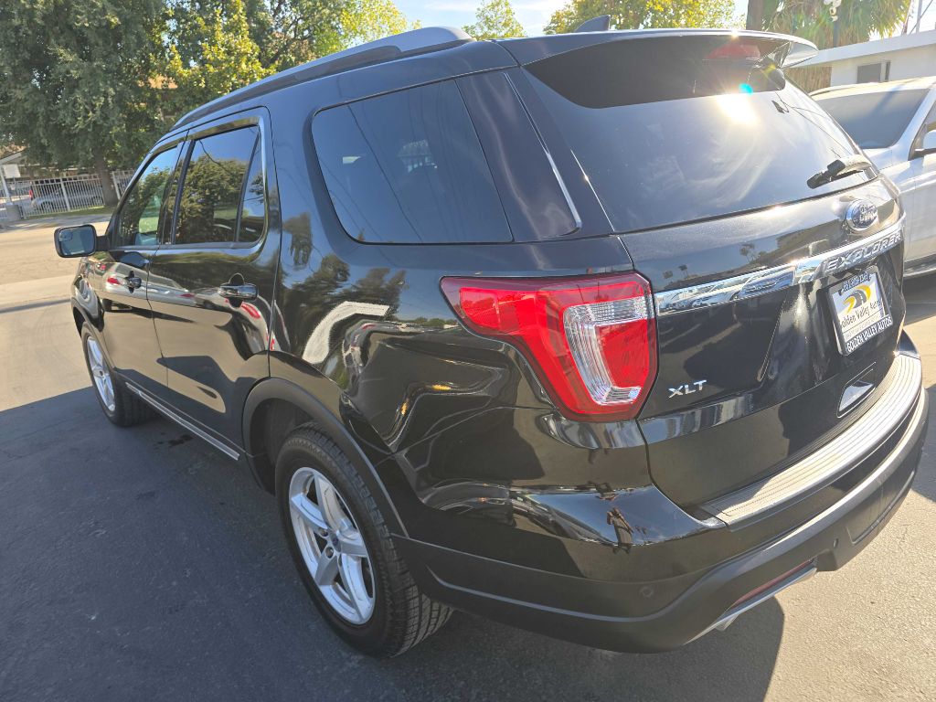 Photo 4 of this FORD EXPLORER
