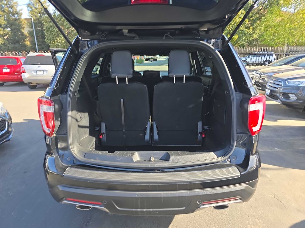 Photo 16 of this FORD EXPLORER