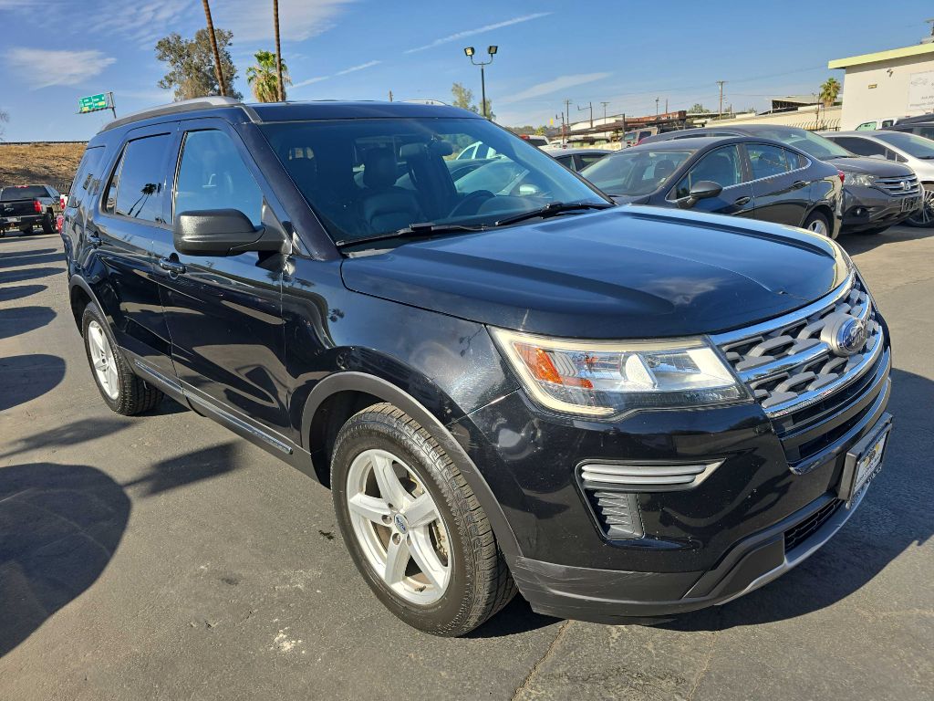 Photo 2 of this FORD EXPLORER